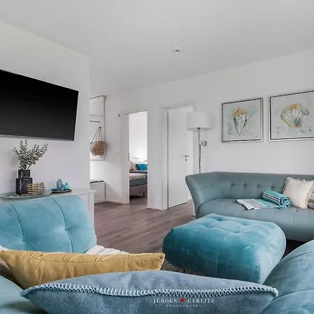 With 2 Bedrooms Semesterbostad *