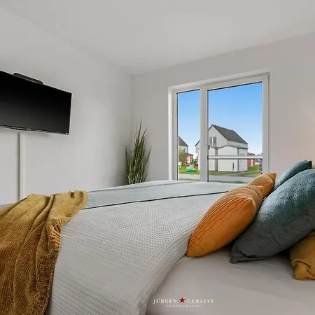 With 2 Bedrooms Semesterbostad